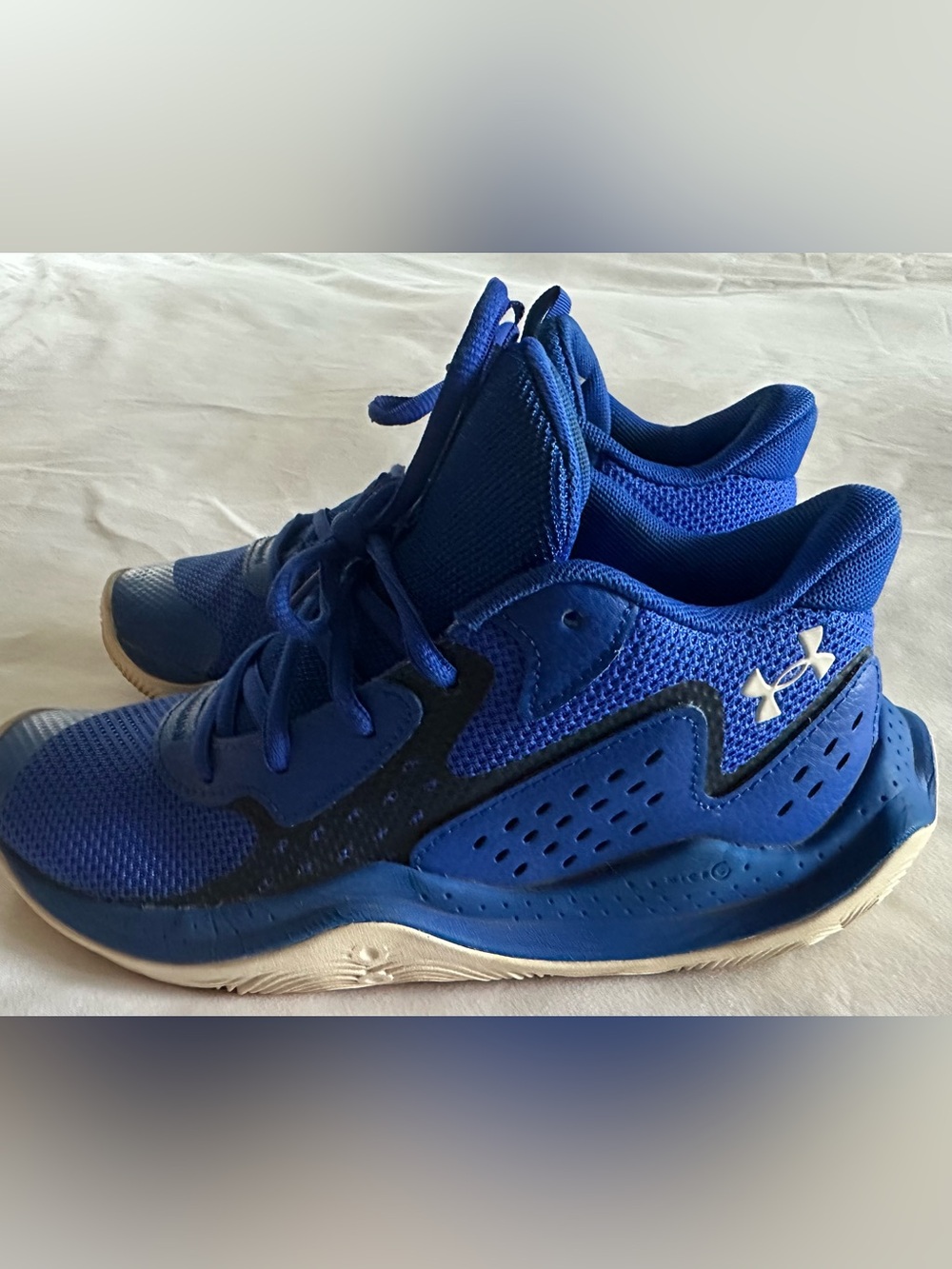 Under Armour Blue and White Kids Sneakers basketball court shoes